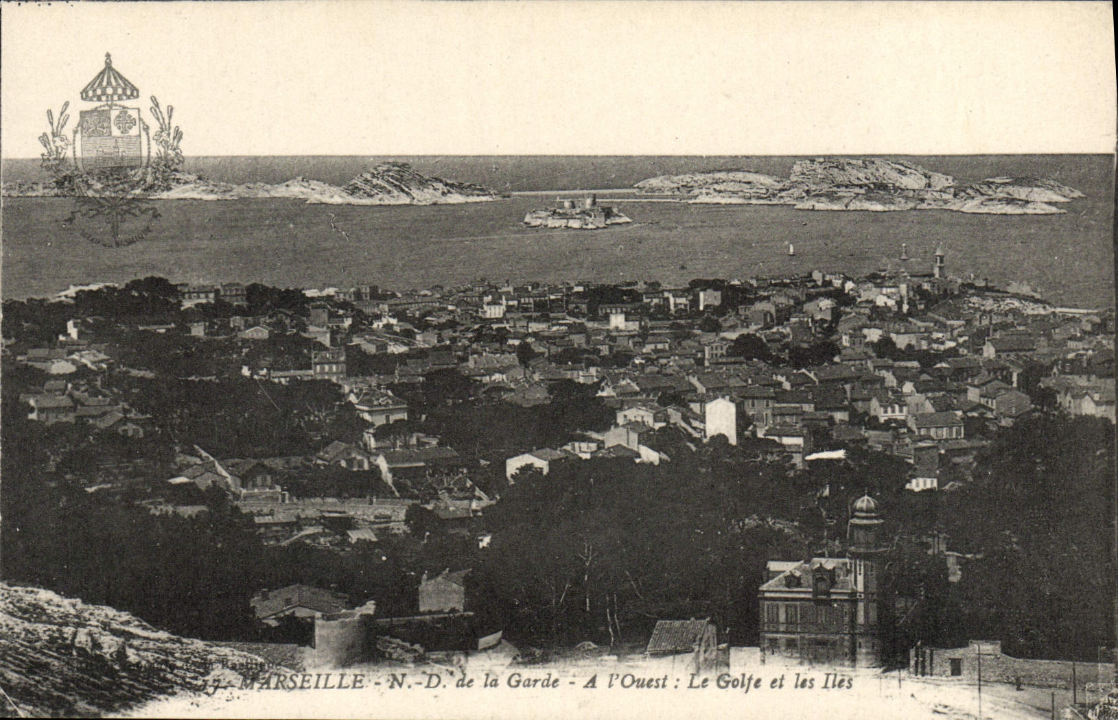 CPA Marseille de ND de la garde a l'ouest le golfe et les iles