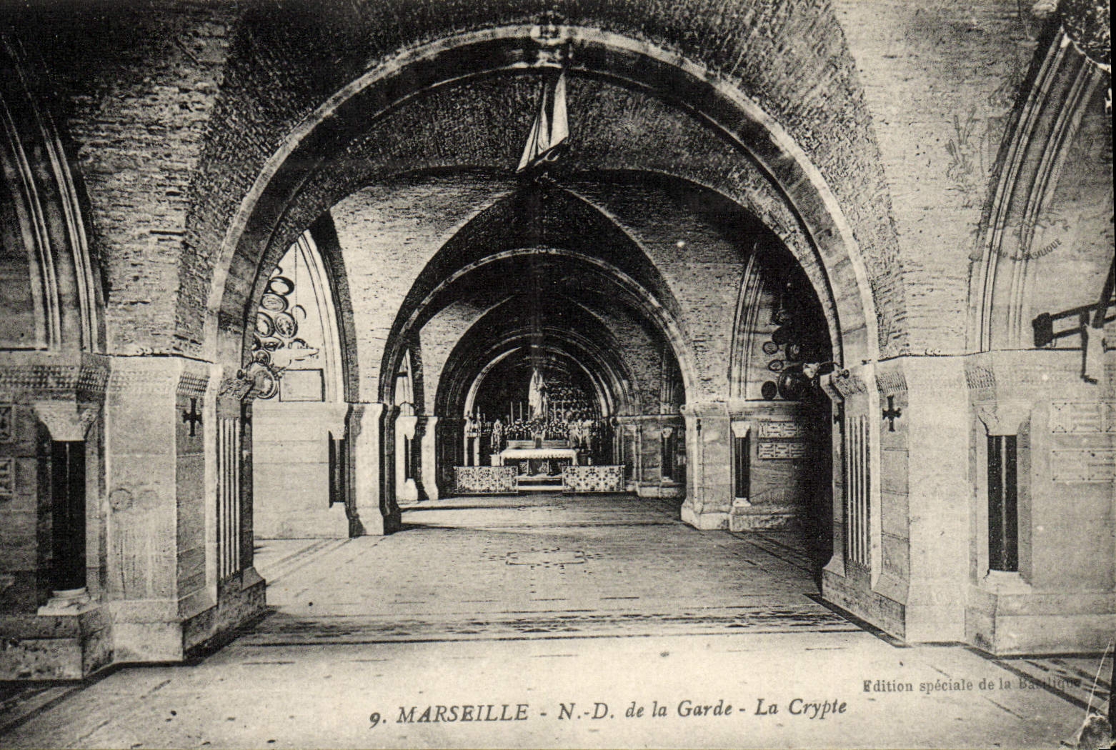 CPA Marseille ND De la garde la crypte