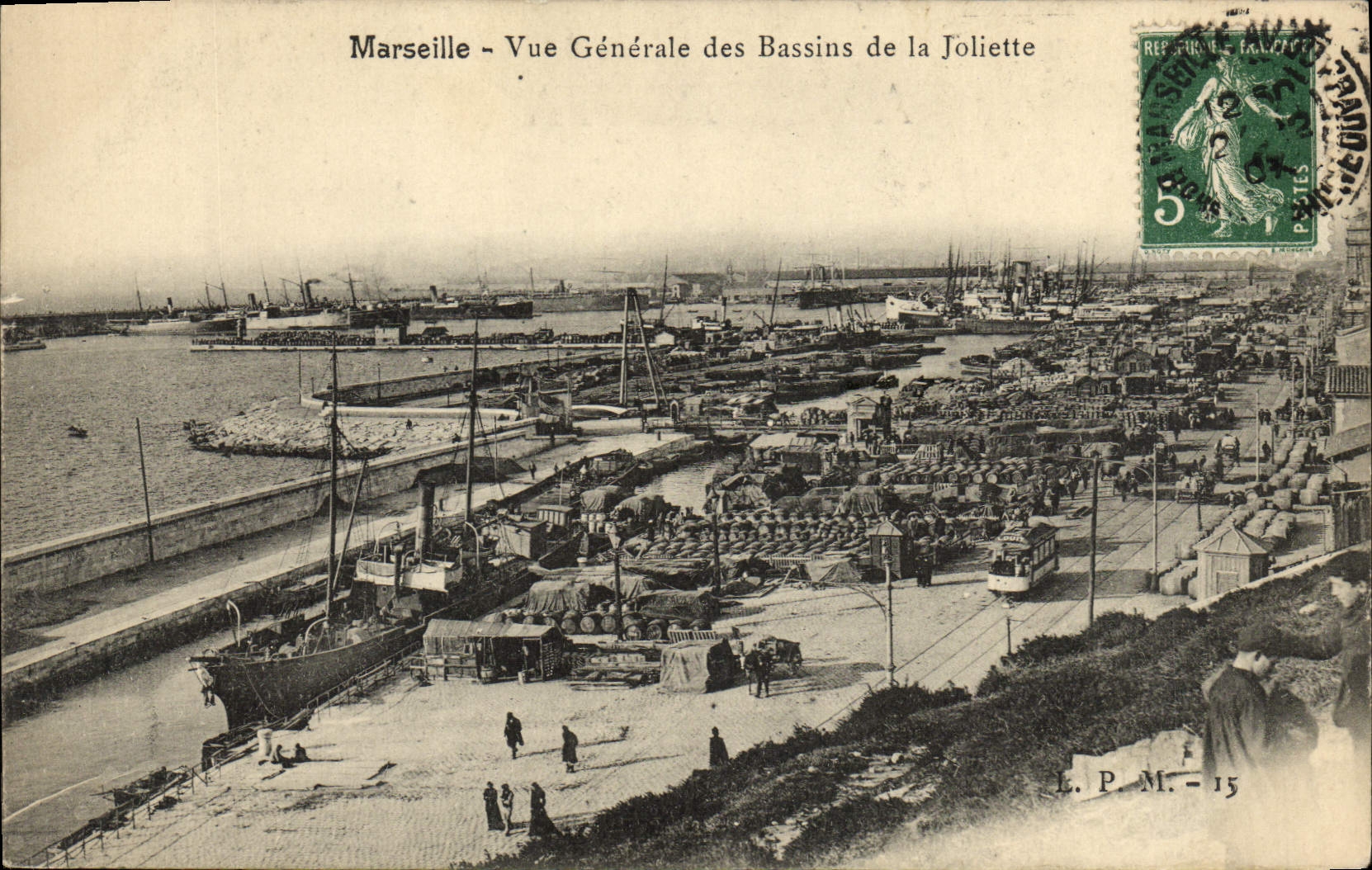 CPA Marseille vue generale des bassins de la joliette Bateaux