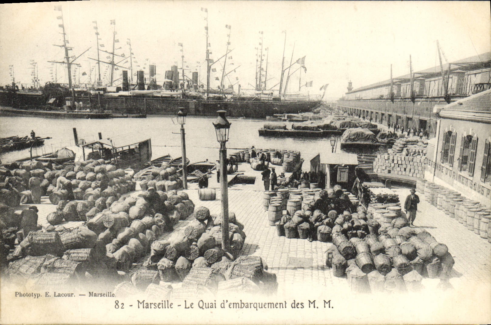 CPA Marseille Le Quai d'embarquement des MM