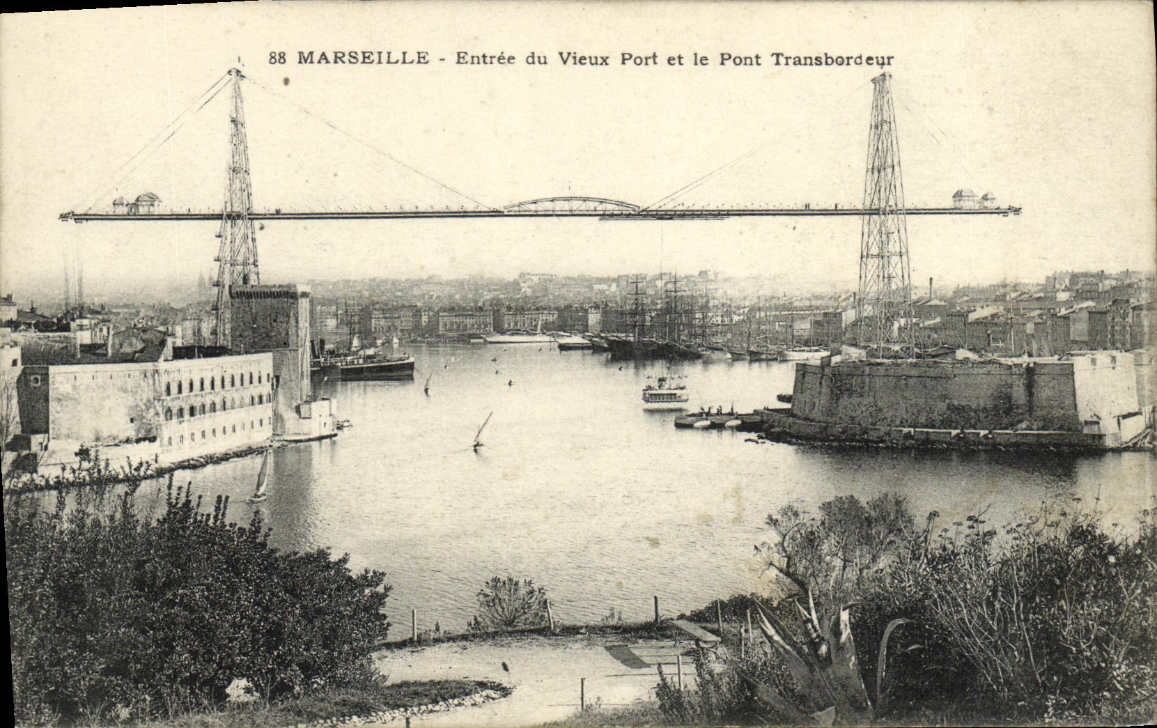 CPA Marseille Entree du vieux port et le pont transbordeur