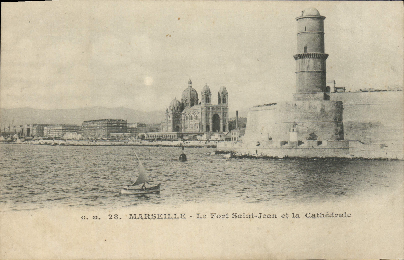 CPA Marseille Le fort saint jean et la cathedrale