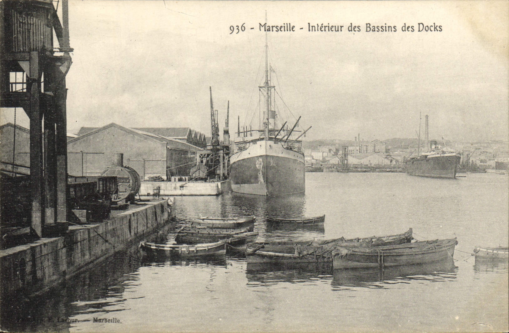 CPA Marseille Interieur des bassins des docks Bateaux