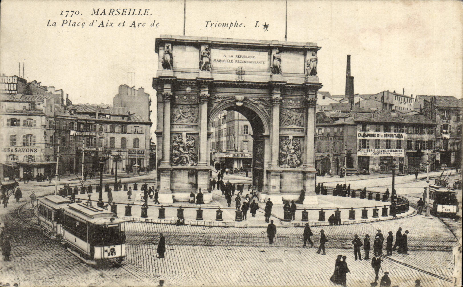 CPA Marseille la place d'aix et arc de Triomphe Tramway