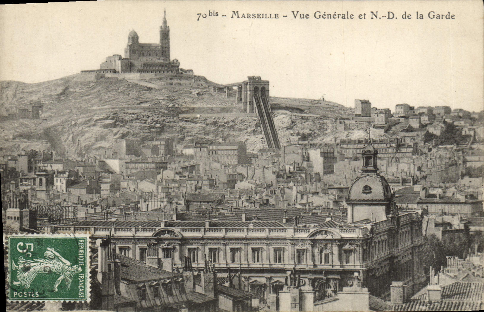 CPA Marseille Vue generale de ND de la Garde