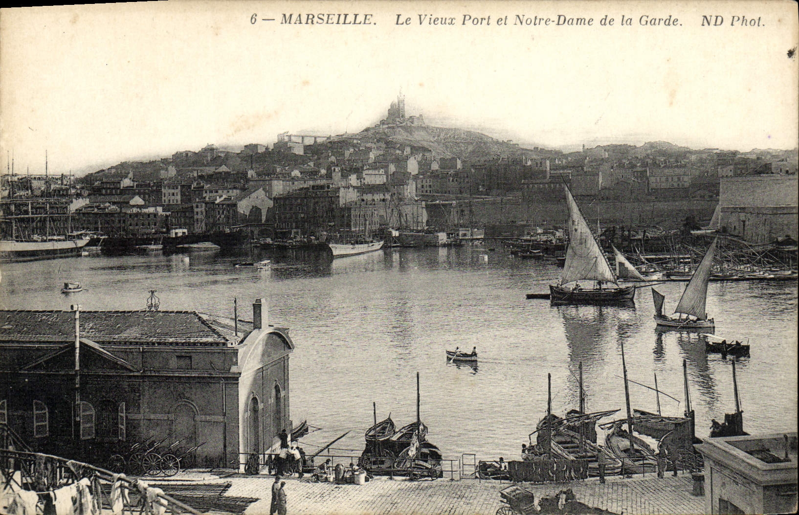 CPA Marseille Le vieux port et notre dame de la grade