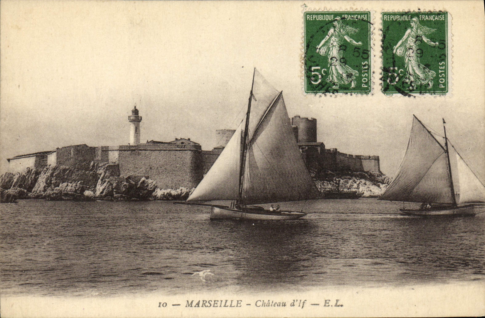 CPA Marseille Le Chateau d'If Bateaux 