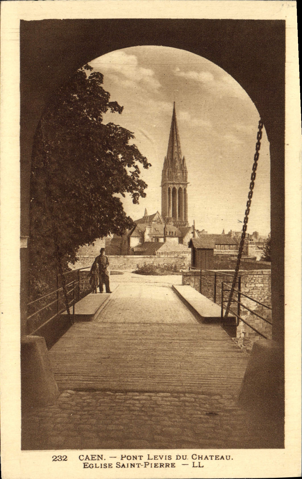 CPA Caen L'Eglise Saint Pierre Pont Levis Du Chateau