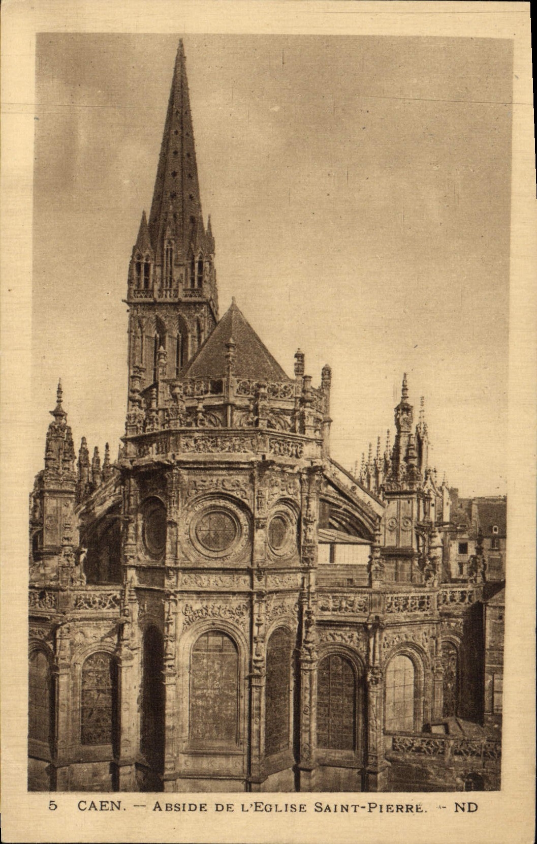 CPA Caen Abside De L'Eglise Saint Pierre 
