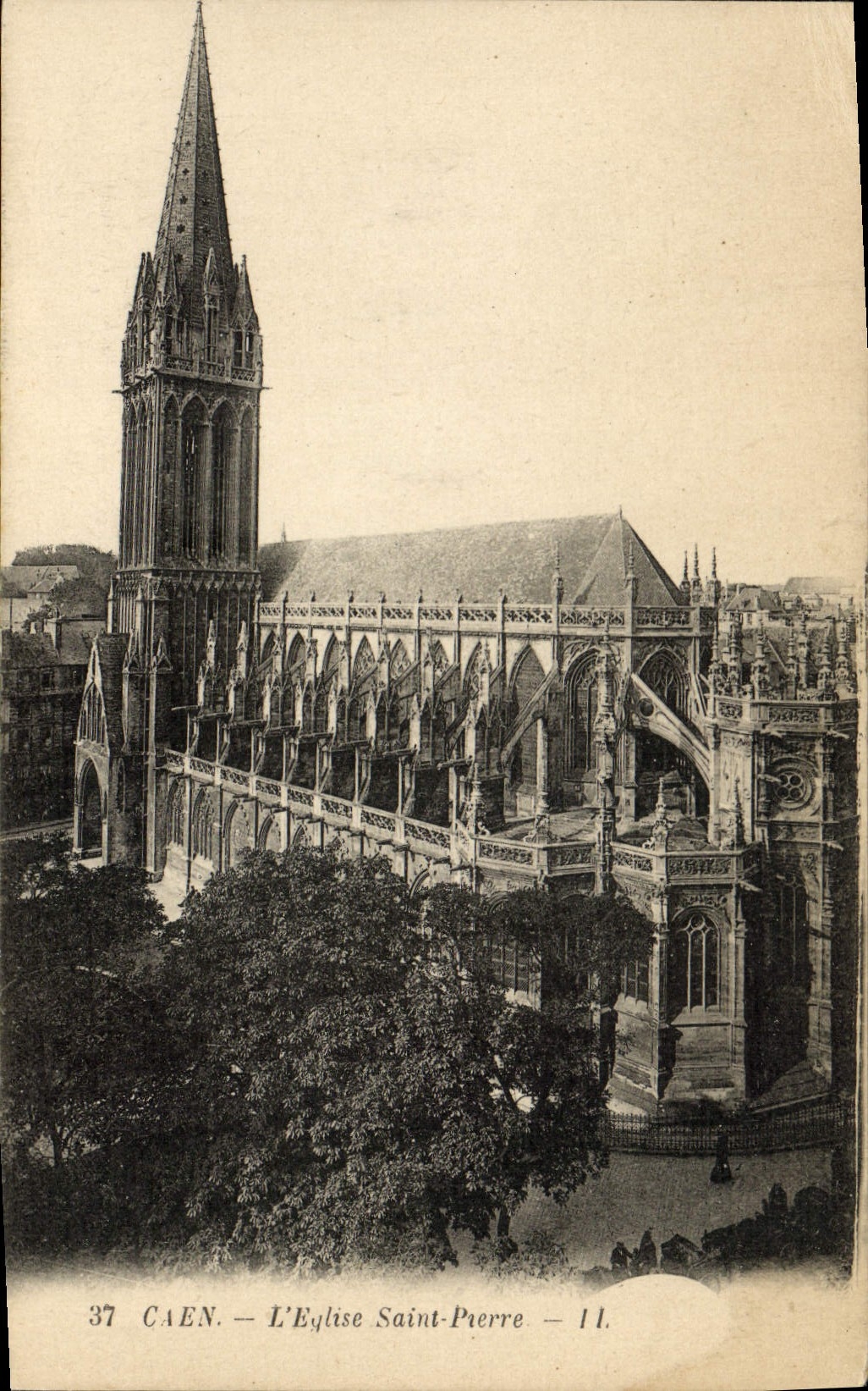 CPA Caen L'Eglise Saint Pierre