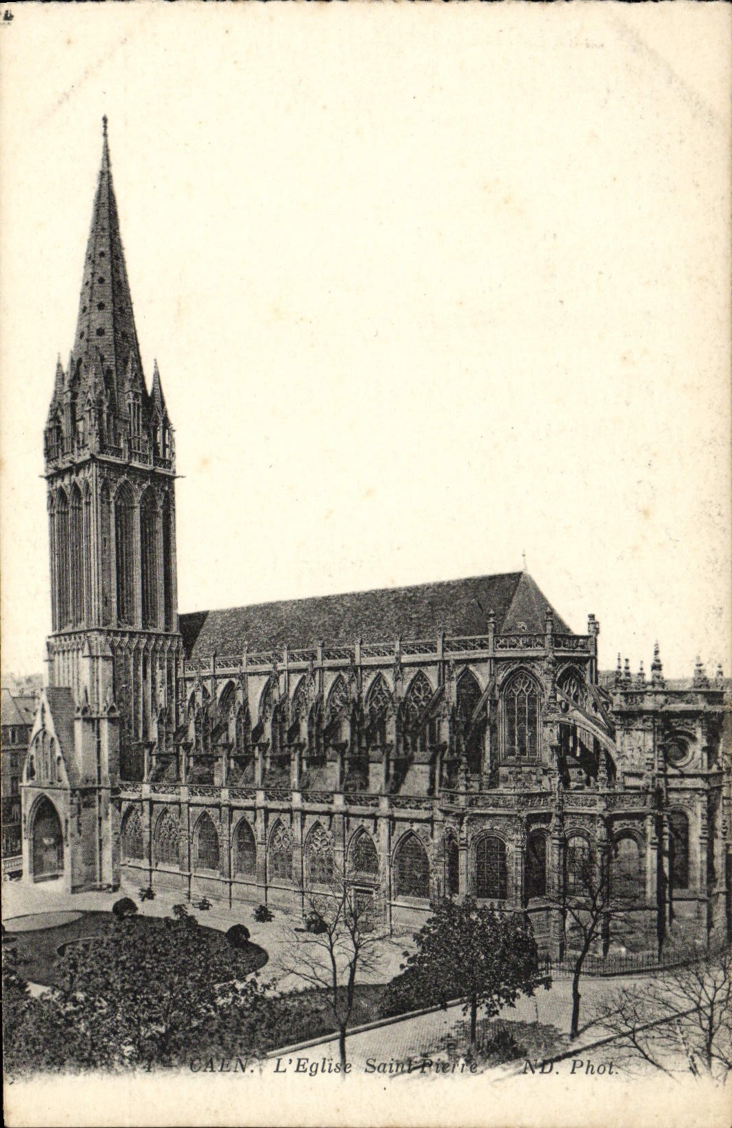 CPA Caen L'Eglise Saint Pierre