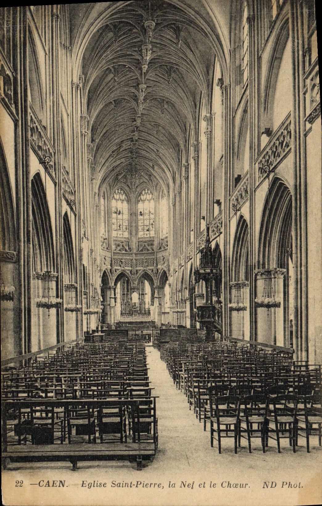 CPA Caen Le Clocher Saint Pierre la Nef et le Choeur