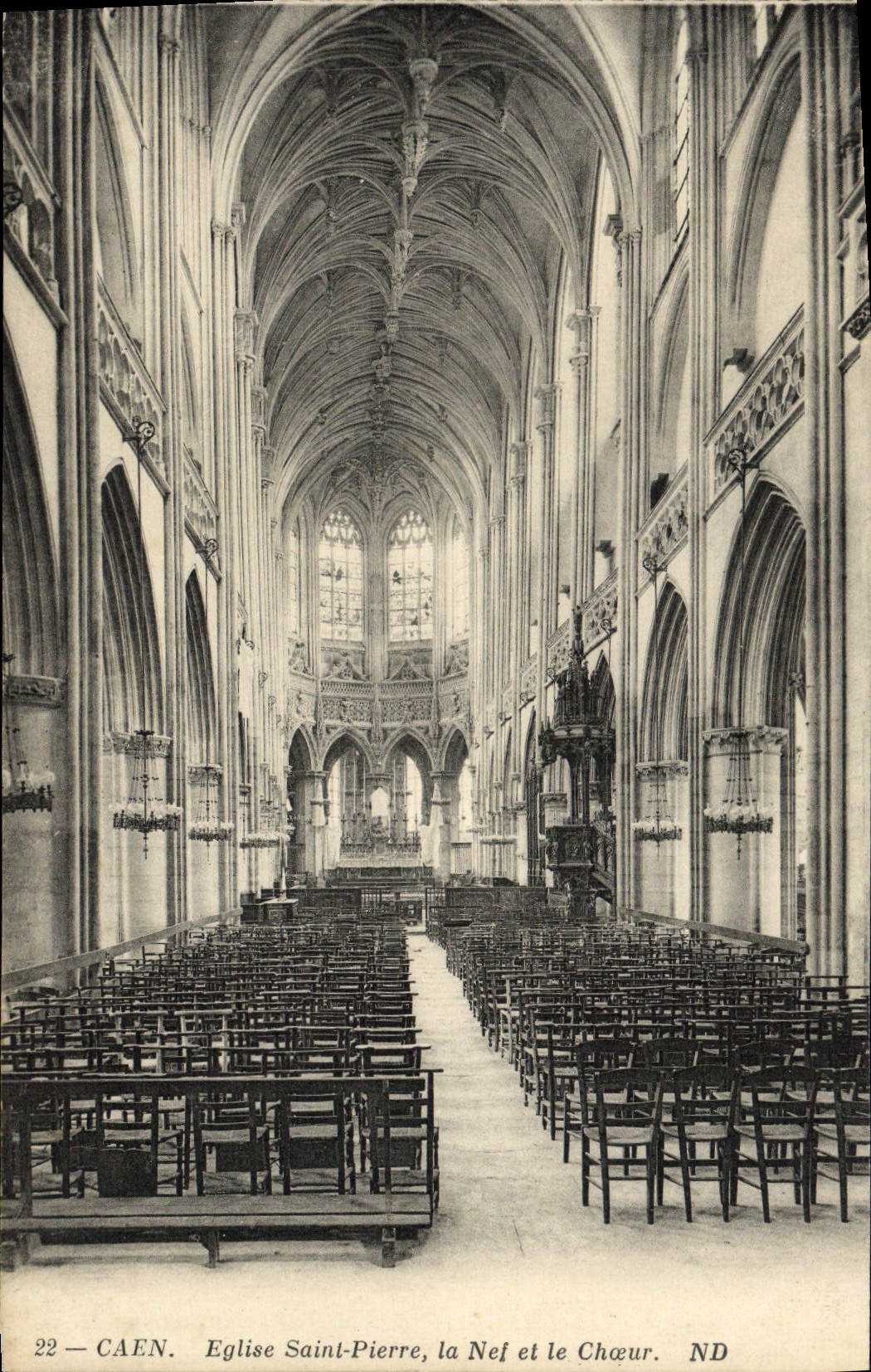 CPA Caen Le Clocher Saint Pierre la Nef et le Choeur