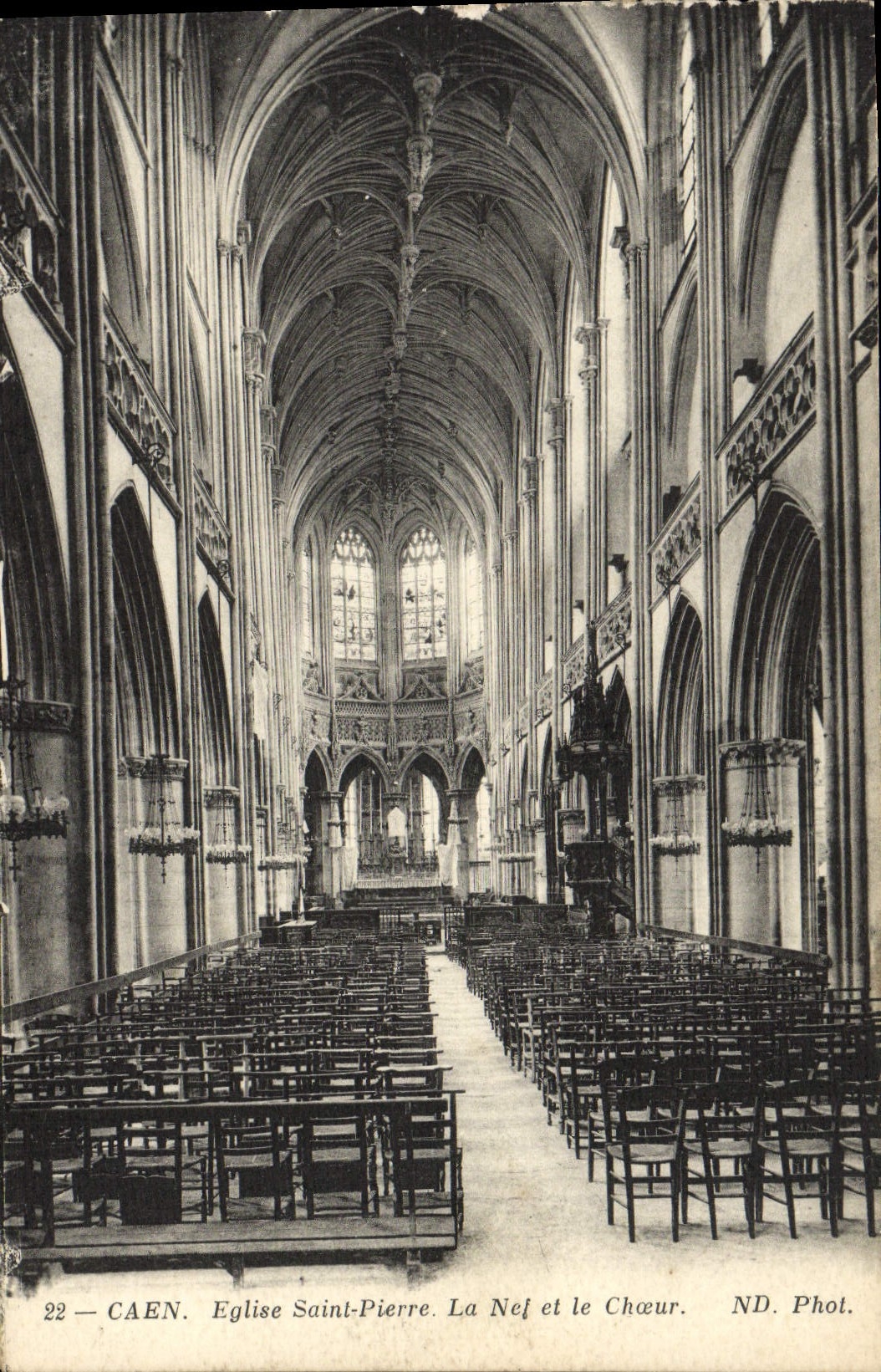 CPA Caen Le Clocher Saint Pierre la Nef et le Choeur