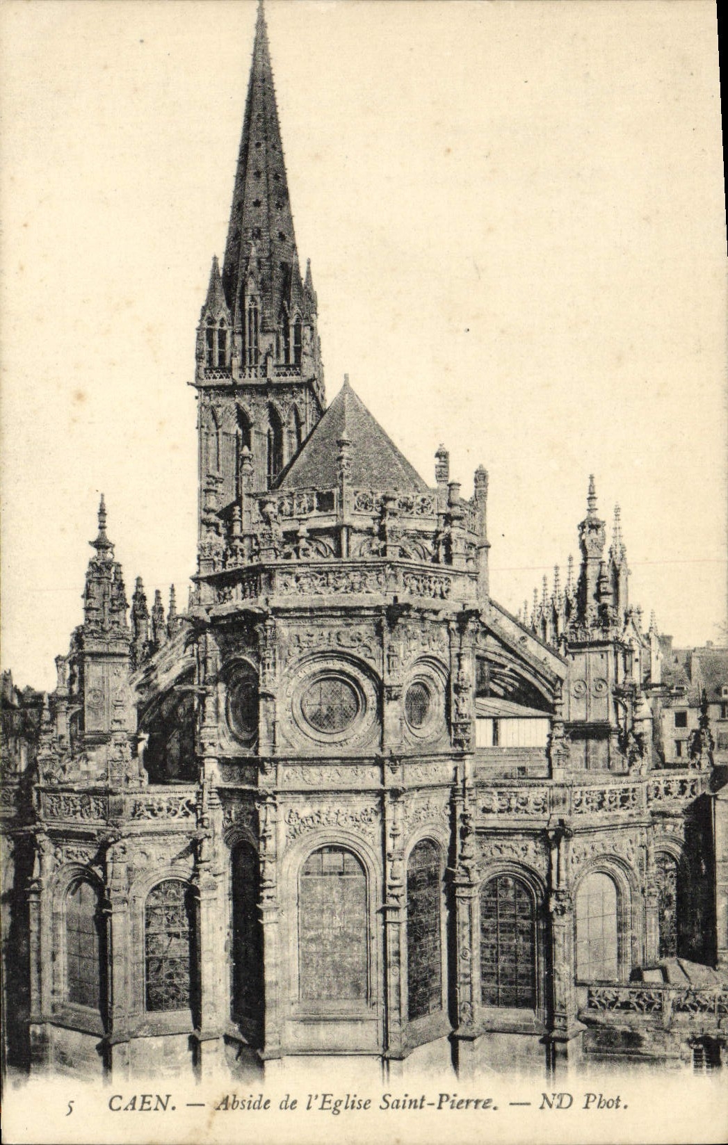 CPA Caen Abside de L'Eglise Saint Pierre 