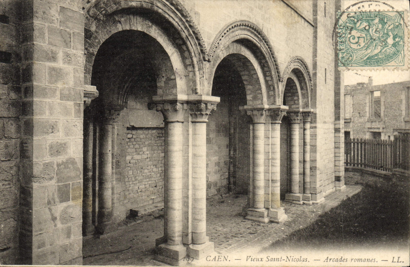 CPA Caen Vieux Nicolas Arcades Romaines