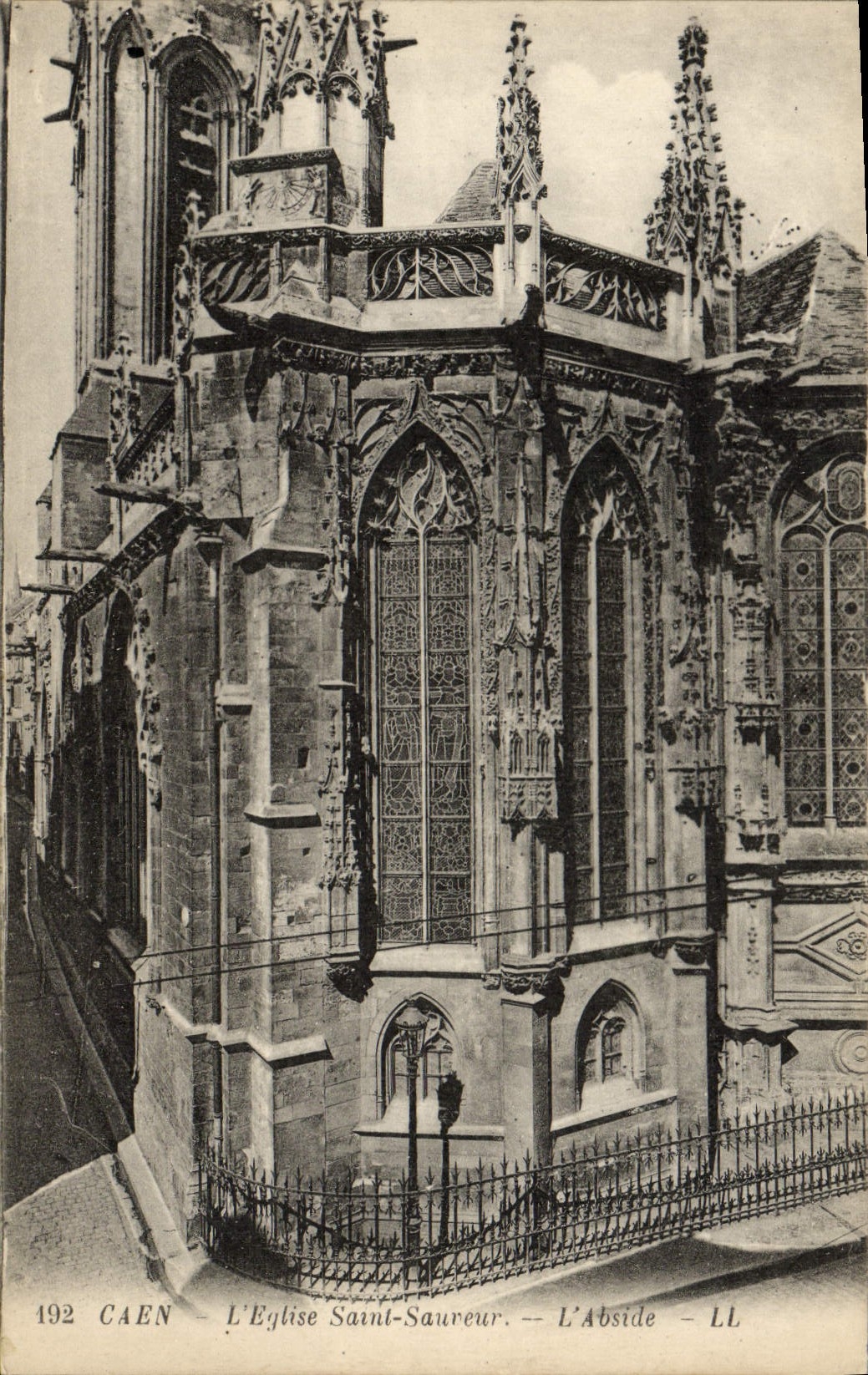 CPA Caen Eglise St Sauveur