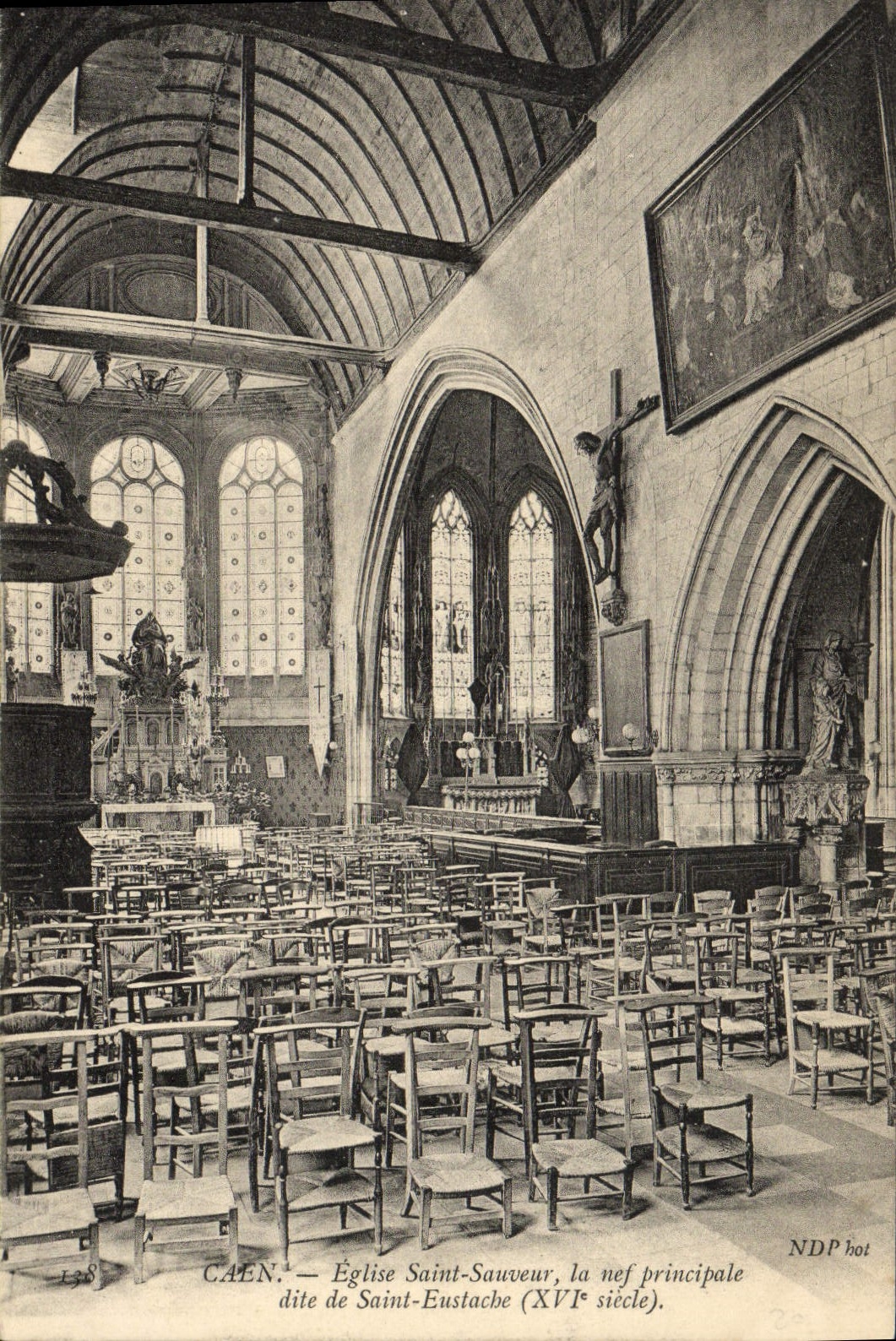 CPA Caen Eglise St Sauveur La nef principale dite de Sainte Eustache
