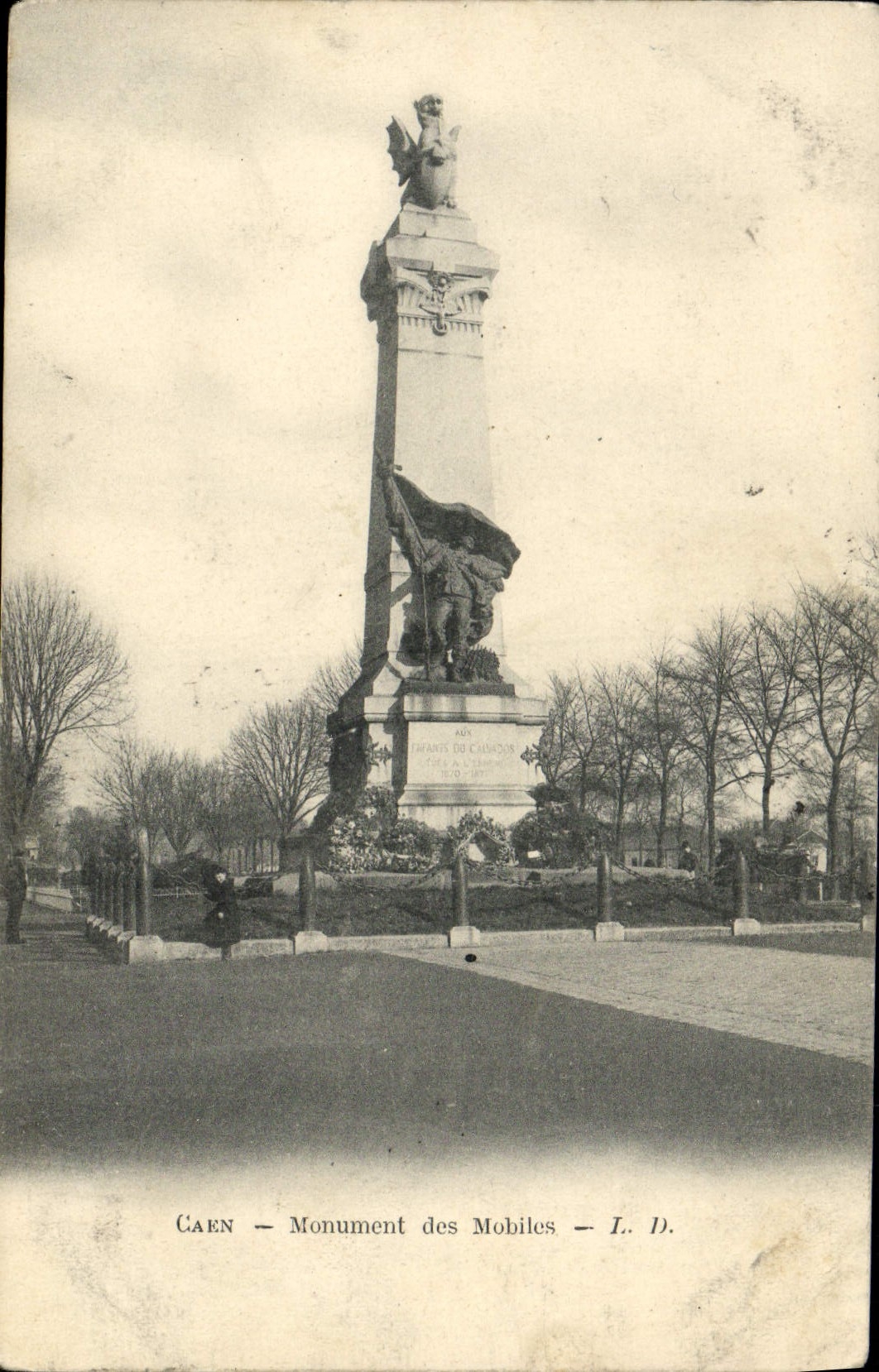 VINTAGE POSTCARD Caen the Monument of the Mobiles