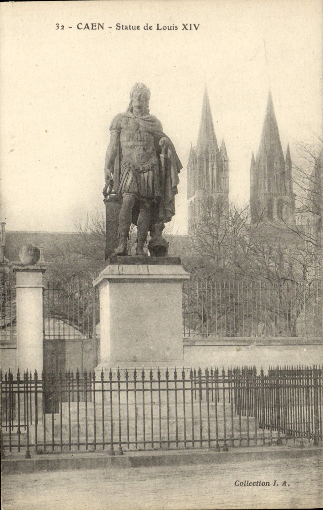 CPA Caen Statue de Louis XIV