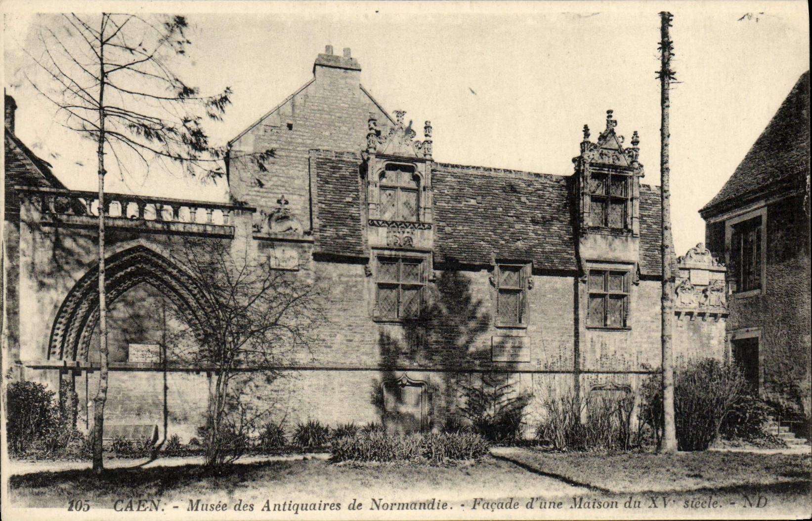 CPA Caen Musee des Antiquaires Facade du 15eme