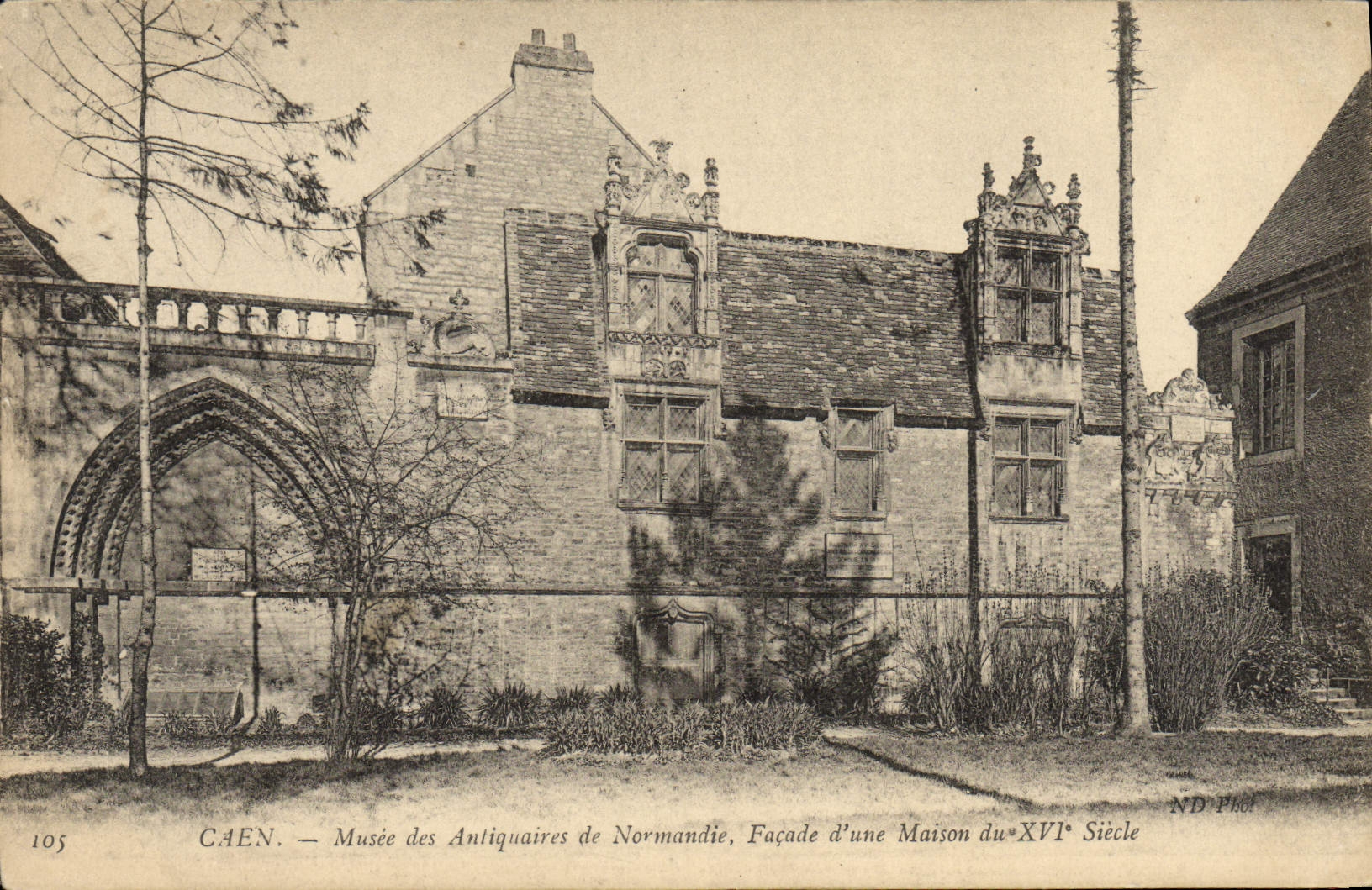 VINTAGE POSTCARD Caen Museum of the Antique dealers Frontage of a House of 16th