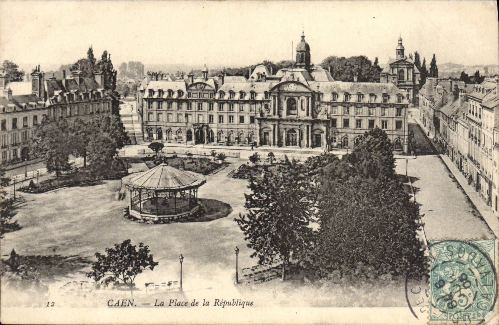 CPA Caen La Place de la Republique