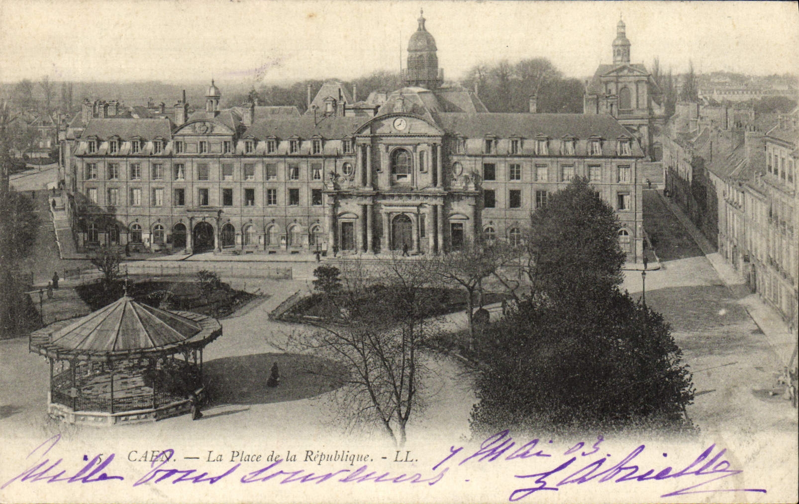 CPA Caen La Place de la Republique 