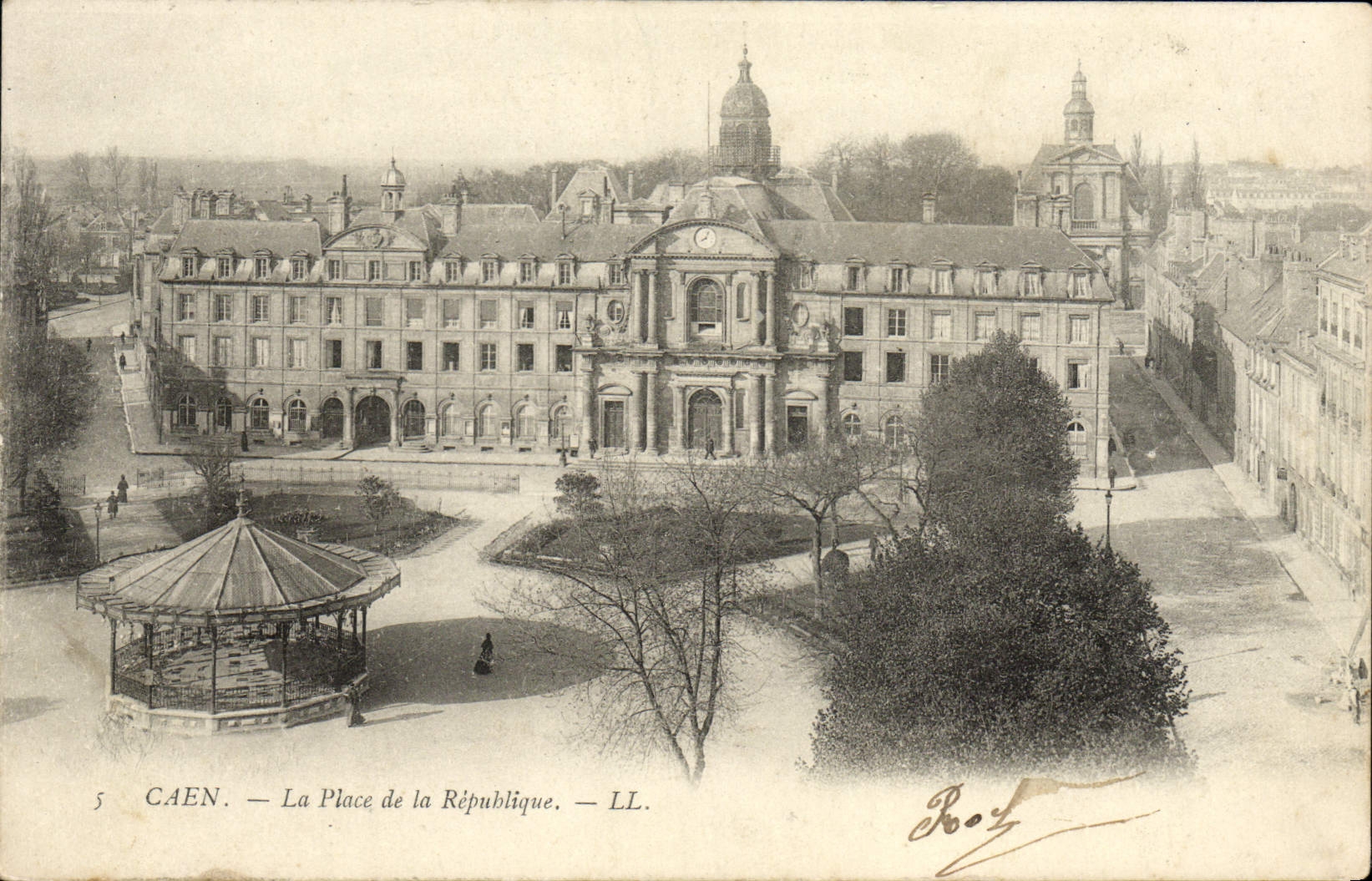 CPA Caen La Place de la Republique