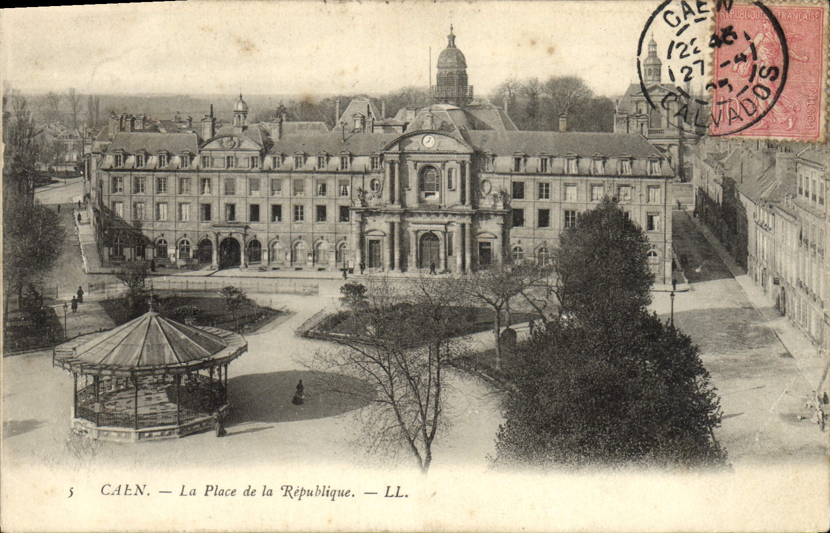 CPA Caen La Place de la Republique 