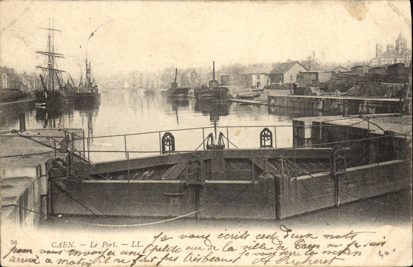 CPA Caen Le Port Bateaux