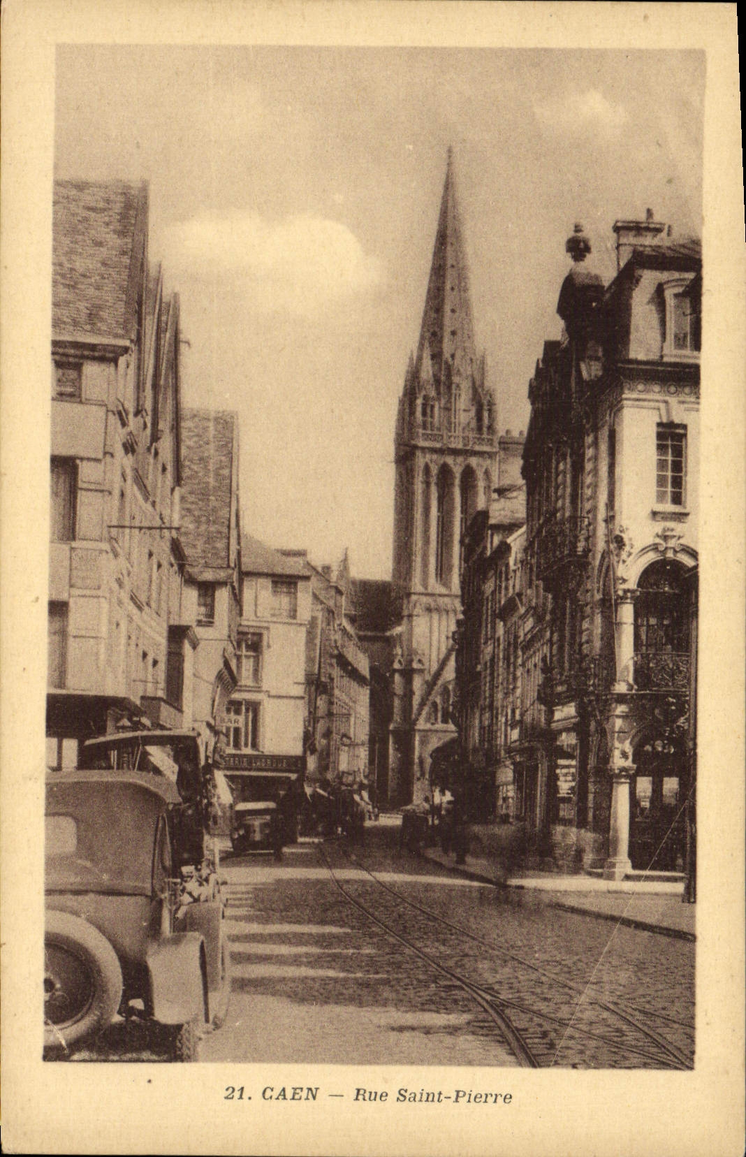 Saint Pierre de la calle de Caen de la POSTAL de la VENDIMIA