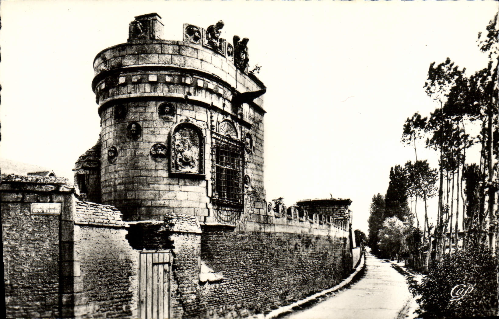 CPA Caen Tour Des Gens D'Armes