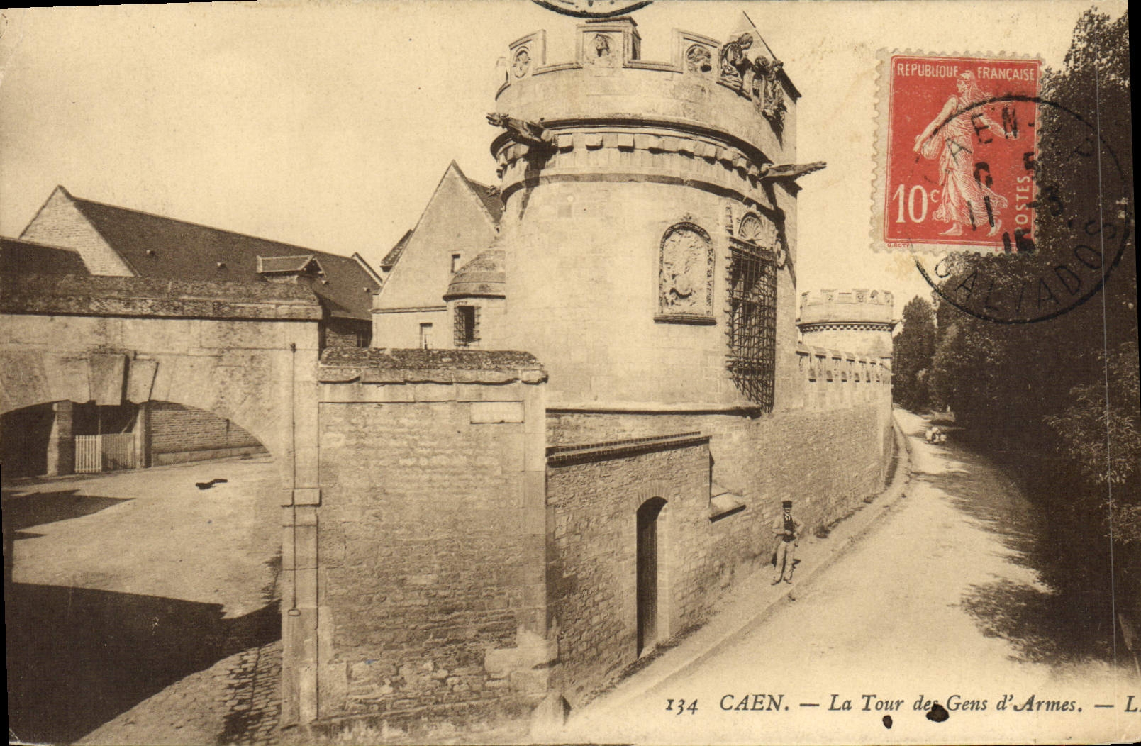 CPA Caen La Tour des Gens d'Armes