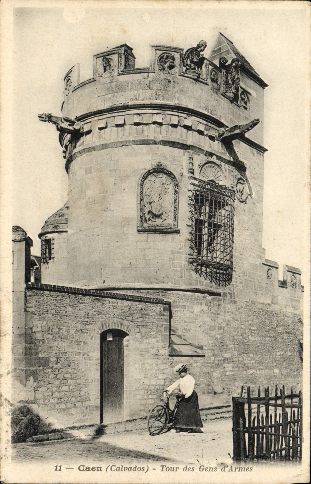 CPA Caen La Tour des Gens d'Armes