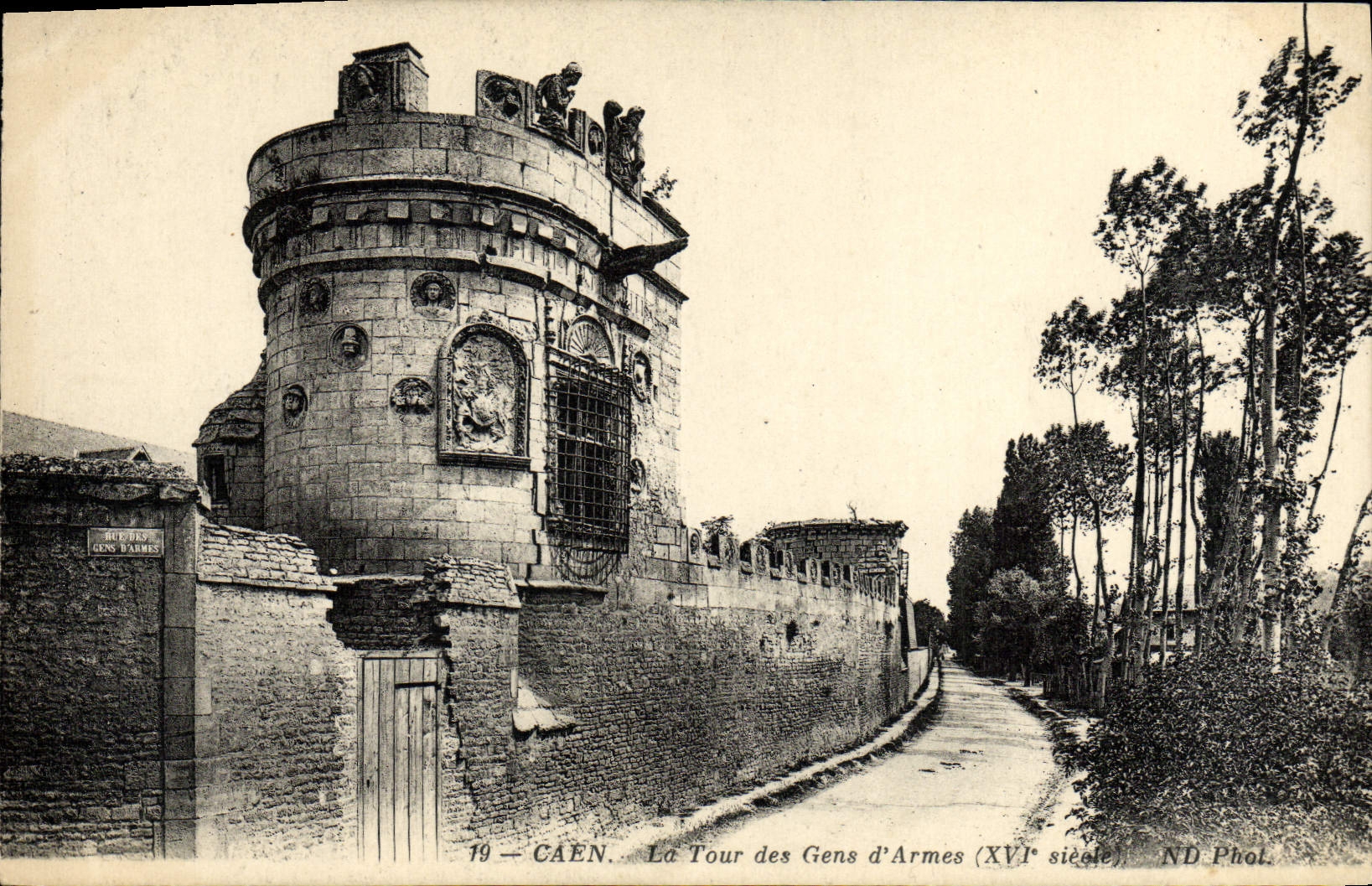 CPA Caen La Tour des Gens d'Armes