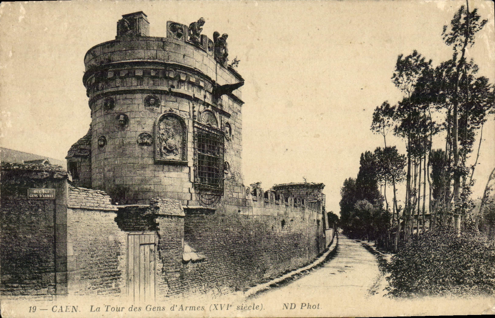 CPA Caen La Tour des Gens d'Armes