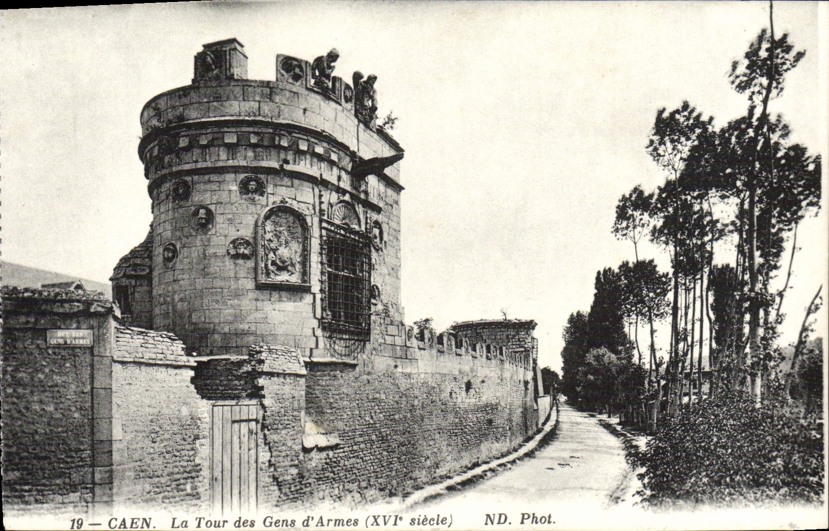CPA Caen La Tour des Gens d'Armes
