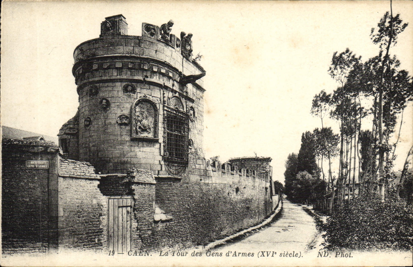CPA Caen La Tour des Gens d'Armes