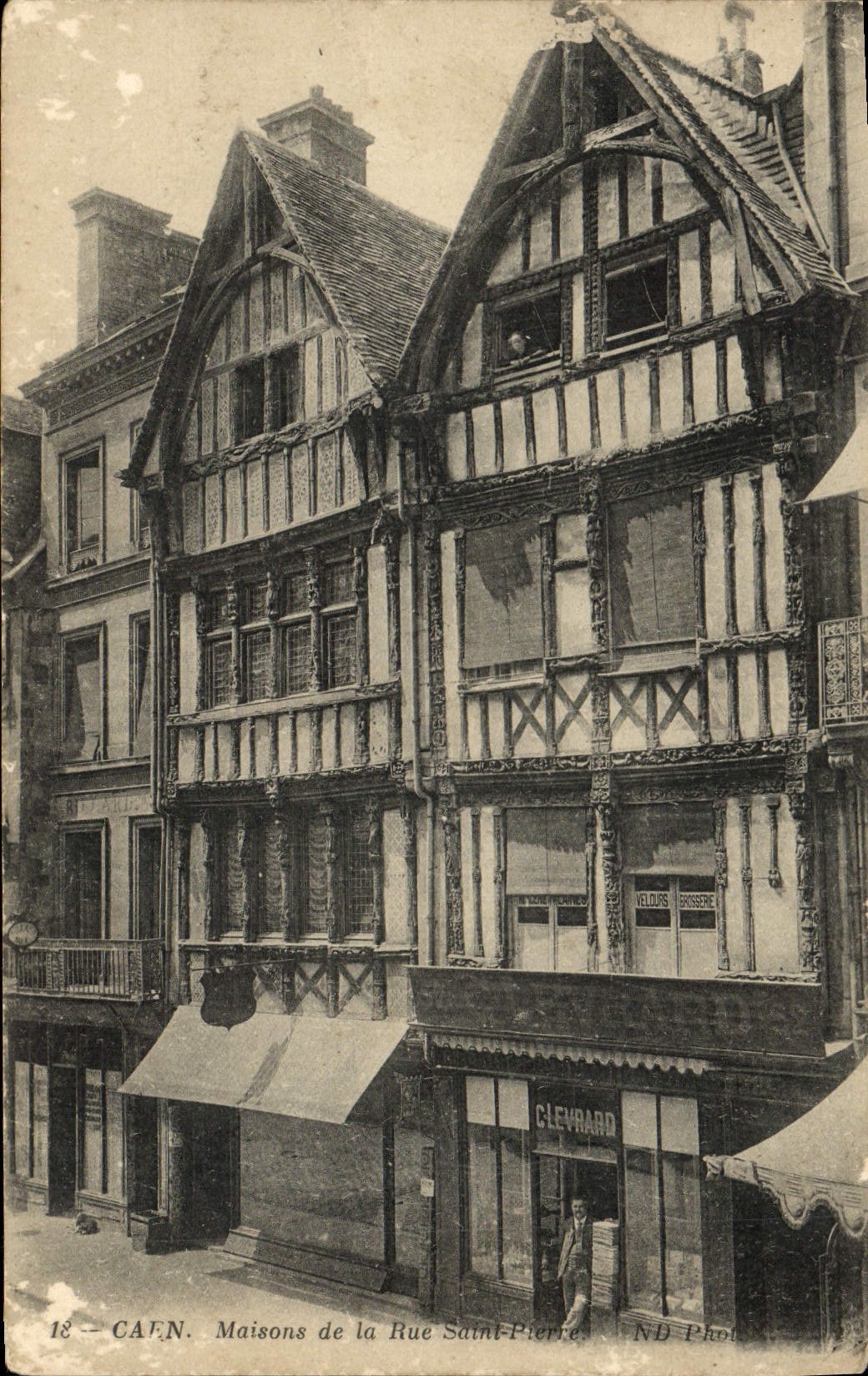 CPA Caen Maison de la Rue Saint Pierre Levrard