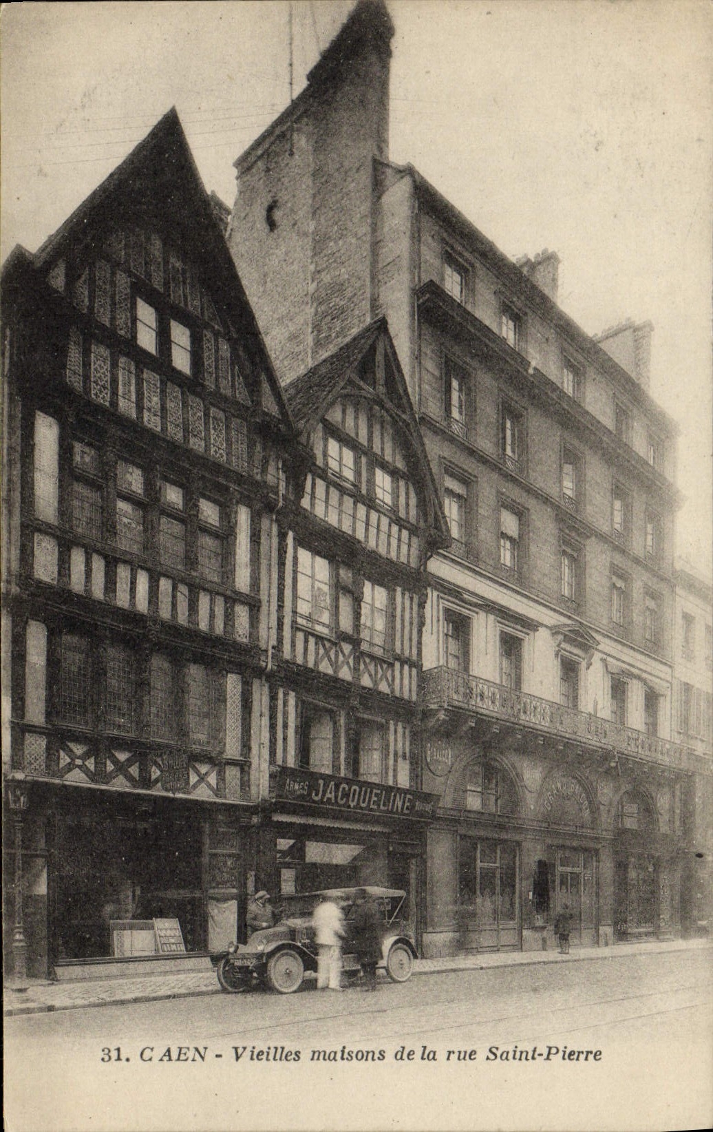 Casas de madera de Caen de la POSTAL de la VENDIMIA del Saint Pierre de Jacoba del automóvil