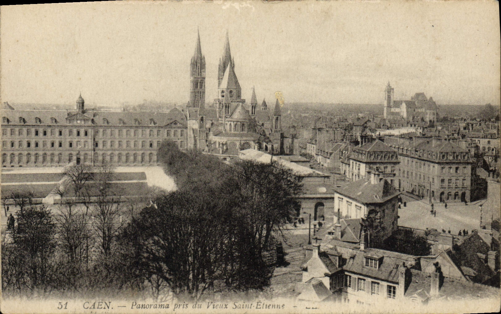 CPA Caen Panorama Pris du Vieux Saint Etienne