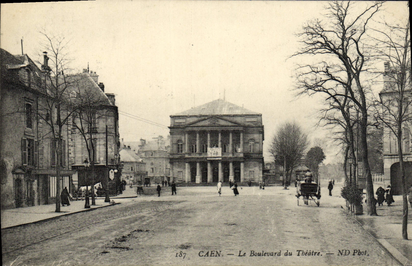 POSTAL Caen de la VENDIMIA el bulevar del teatro