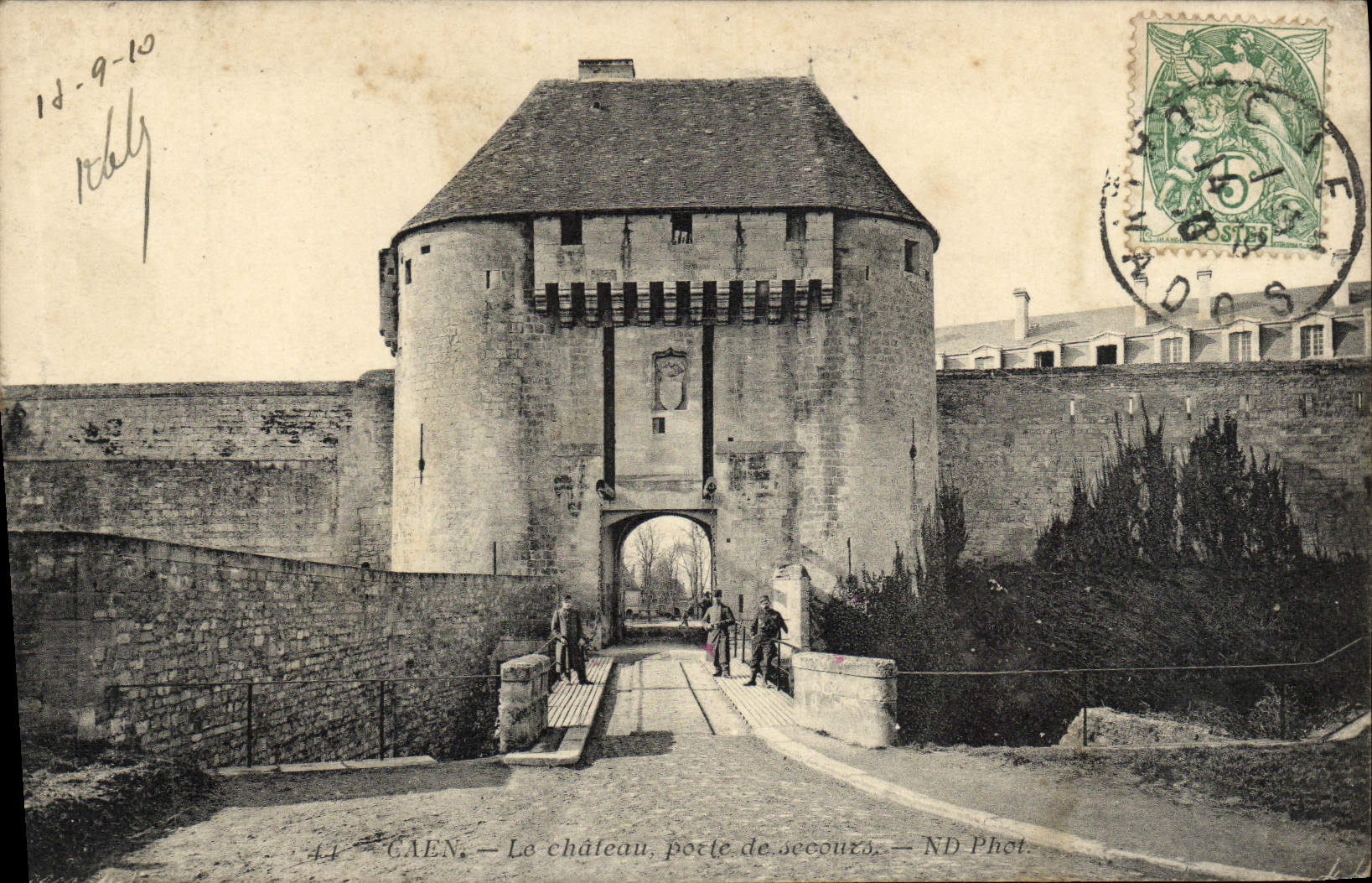 La POSTAL Caen de la VENDIMIA el castillo lleva la ayuda de Militaria