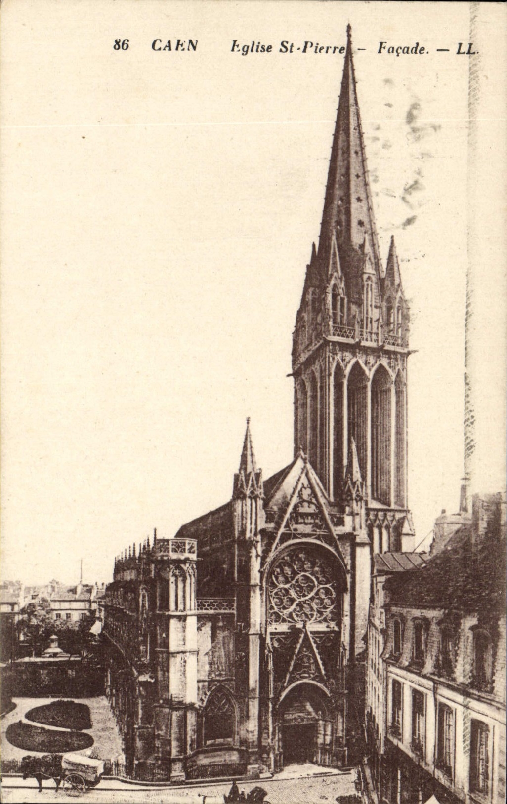 Ataque frontal del St Pedro de la iglesia de Caen de la POSTAL de la VENDIMIA