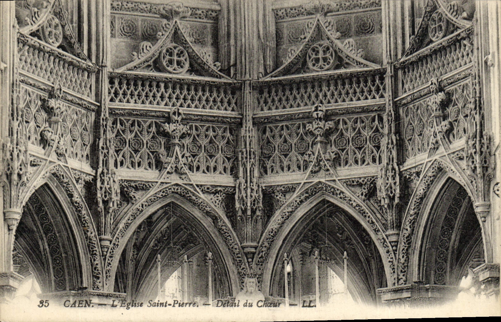 CPA Caen L'Eglise Saint Pierre Detail du choeur 