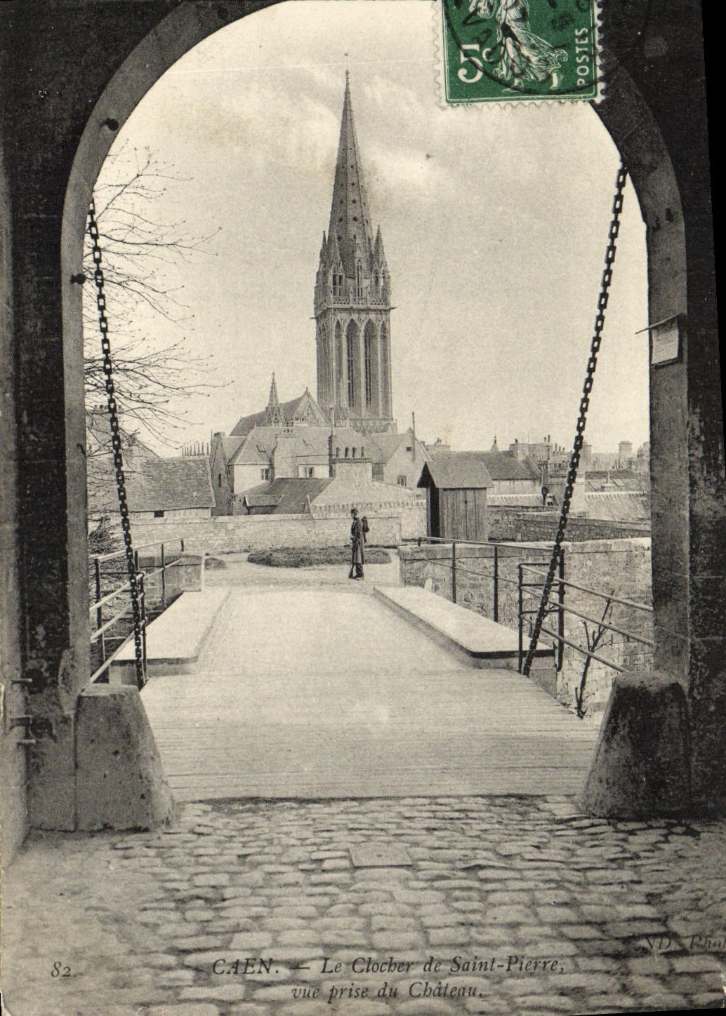 Estribillo de Caen de la POSTAL de la VENDIMIA del Saint Pierre vista del castillo