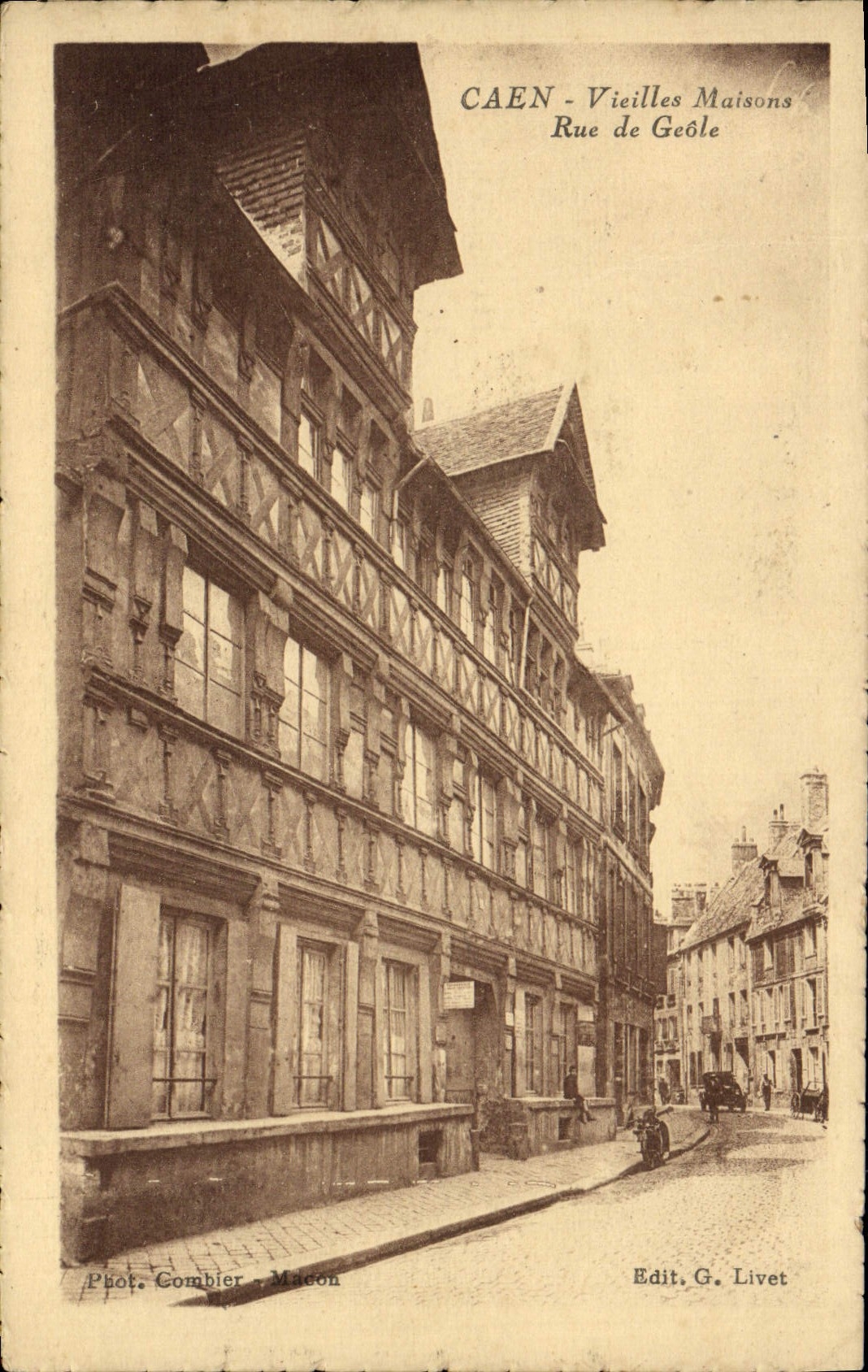 Calle de las casas de las mujeres mayores de Caen de la POSTAL de la VENDIMIA de la cárcel