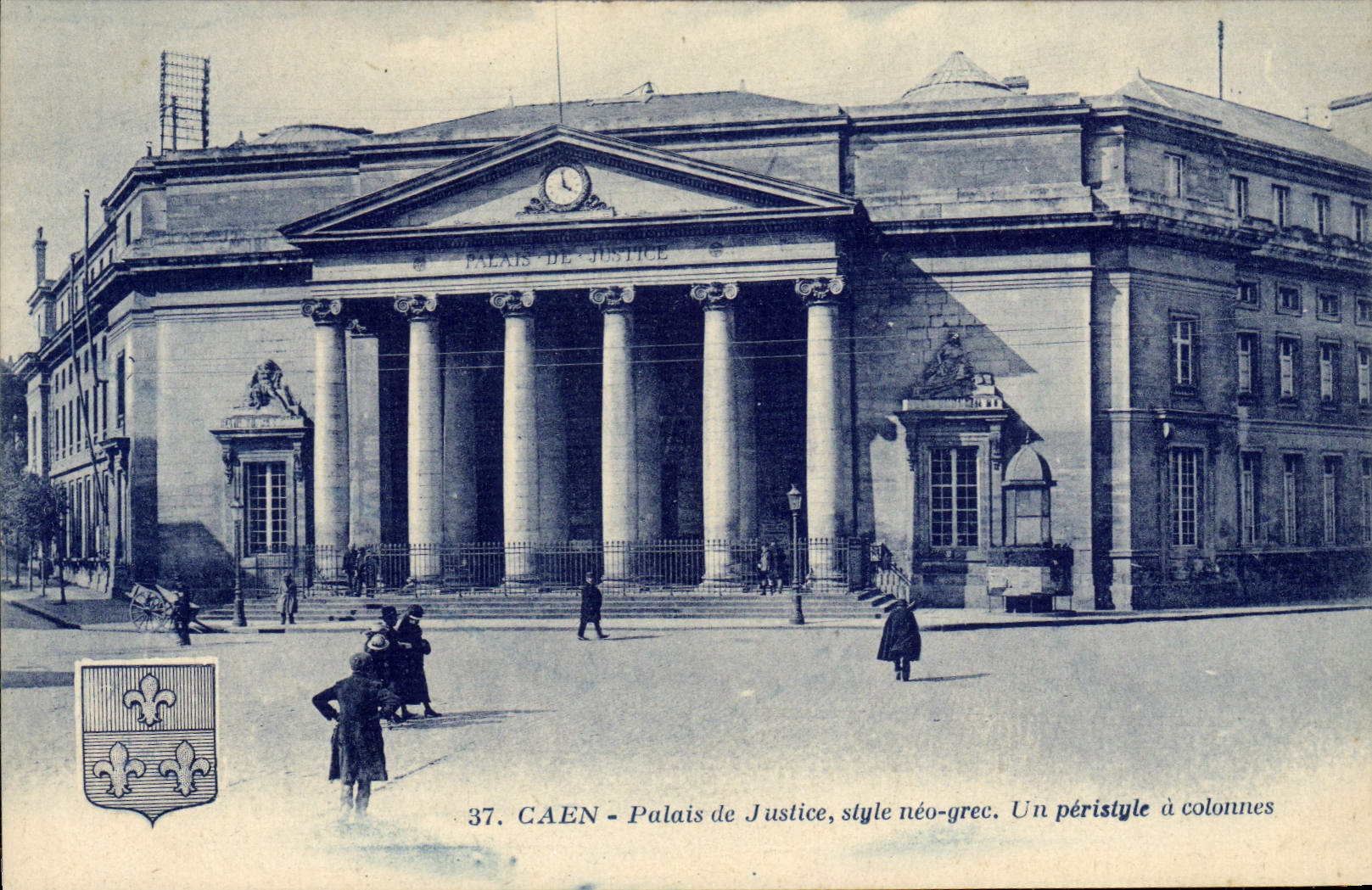 CPA Caen Palais de Justice style neo grec Un peristyle a colonnes
