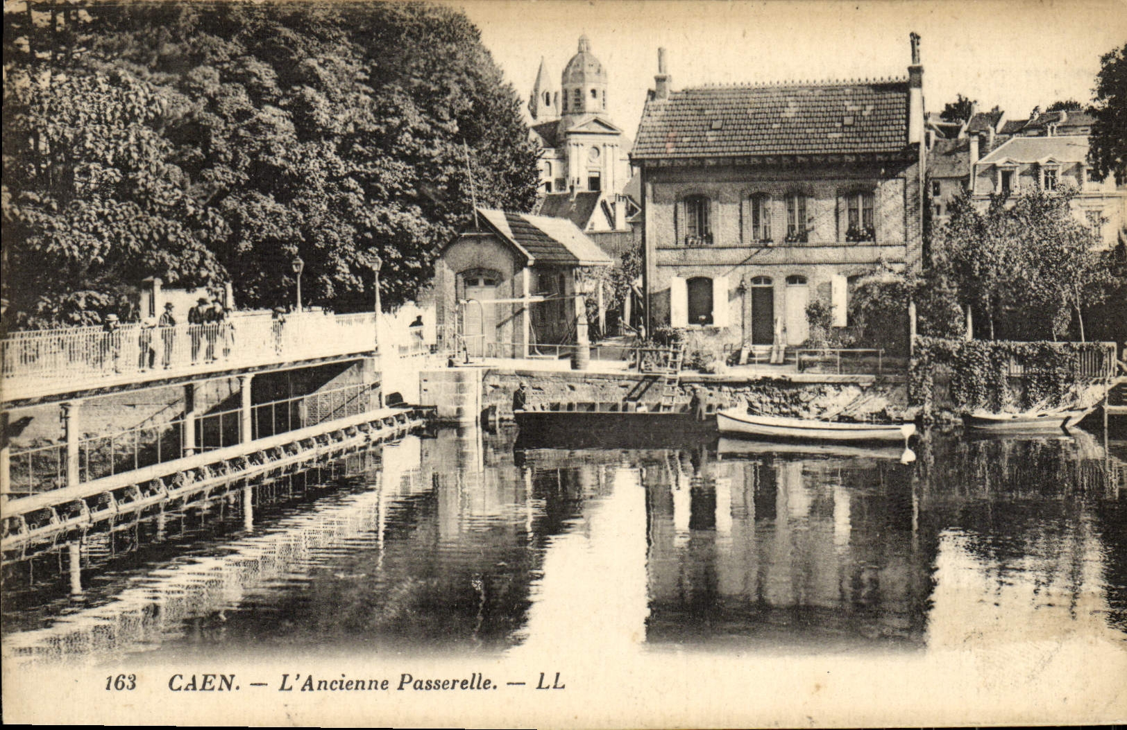 POSTAL Caen de la VENDIMIA la pasarela vieja
